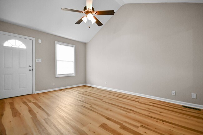 Building Photo - Pet Friendly Remodel!
