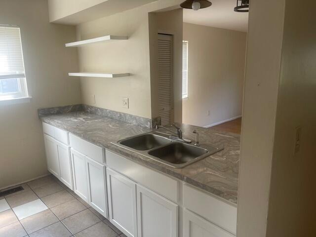 Foto del edificio - 15800 Hubbell Ave