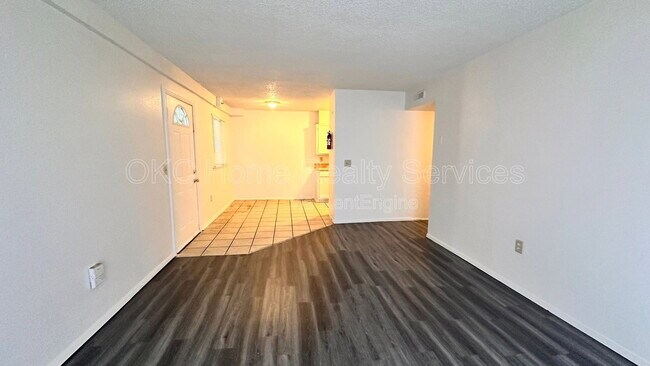 Foto del edificio - 708 NE 27th St
