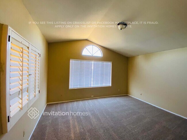 Building Photo - 938 E Rockwell Dr