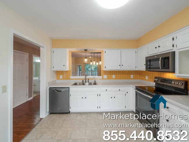 Building Photo - 6635 Hickory Trace Cir