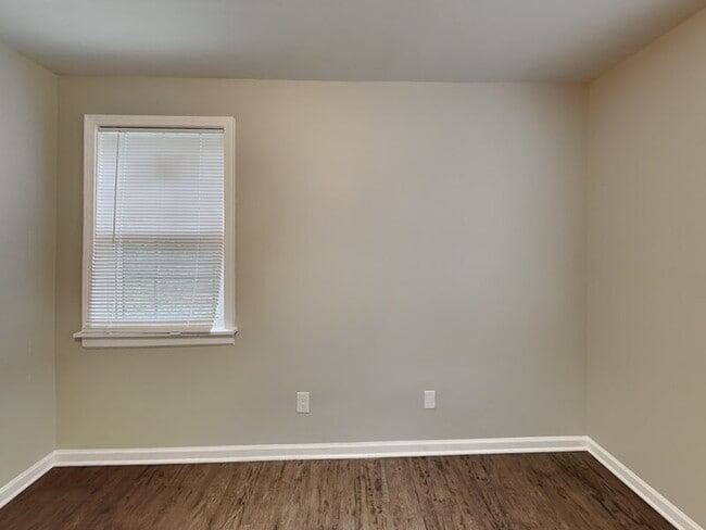 Building Photo - 7745 Madrid Ave