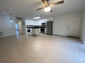 Building Photo - 102 N Lakeside Dr