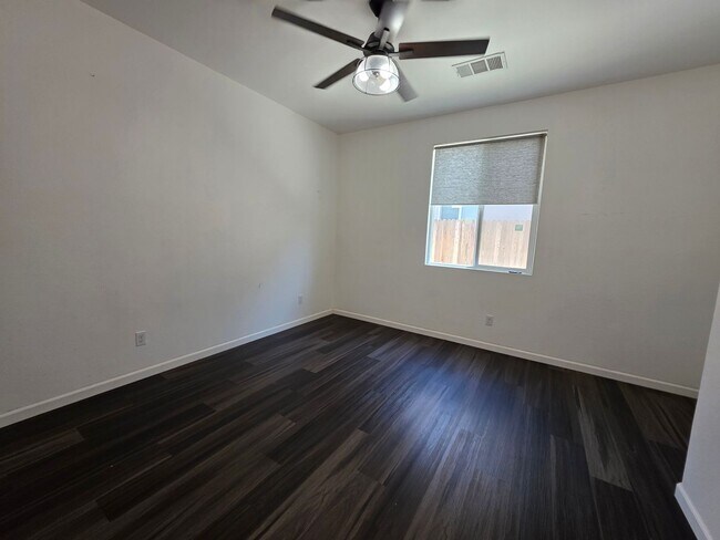Foto del edificio - 3936 E Cypress Ave