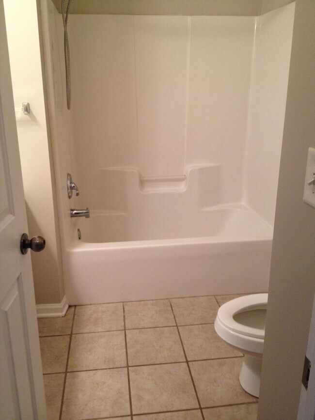 Foto del edificio - Available Fall 2026!