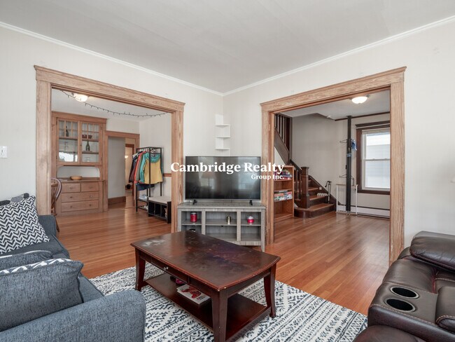 Foto del edificio - 54 Upland Rd