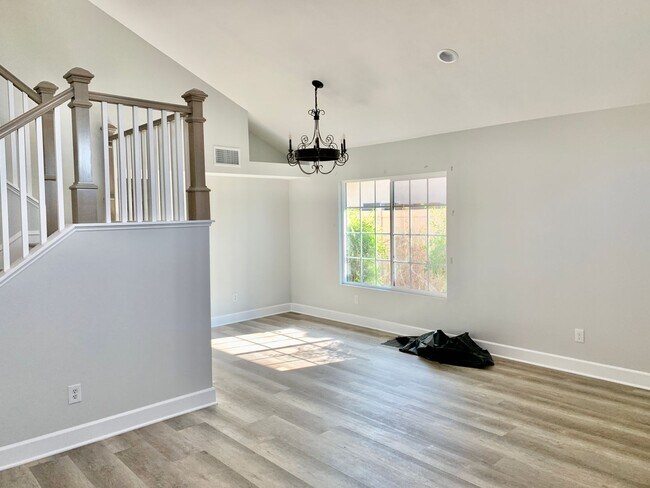 Foto del edificio - Newly Rebuilt 2 Story Home