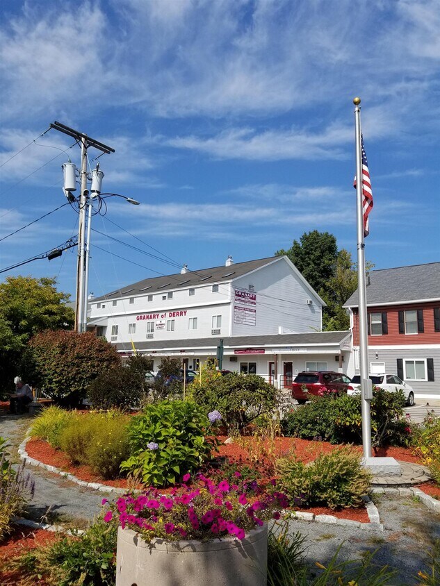 16 Manning St Unit 209, Derry, NH 03038 Room for Rent in Derry, NH