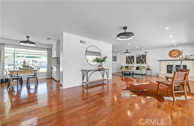 Foto del edificio - 8701 Elmer Ln