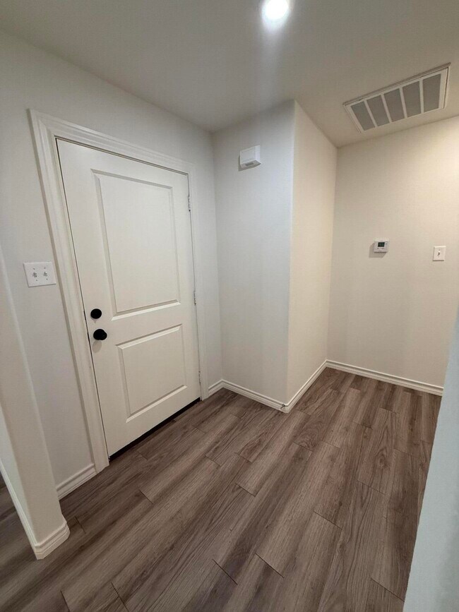 Foto del edificio - 2535 137th St