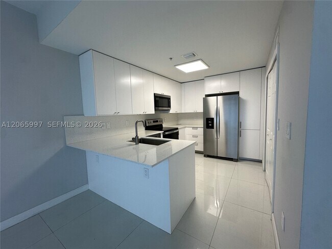 Foto del edificio - 11002 NW 83rd St