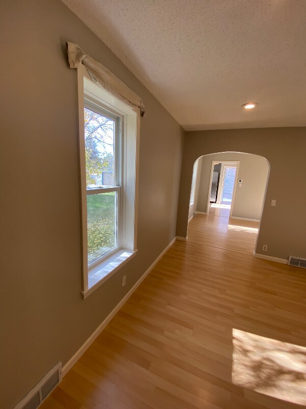 Foto del edificio - 813 1st Ave NE