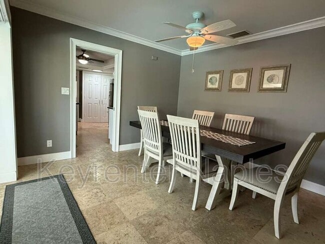 Building Photo - 283 Forest Hills Blvd