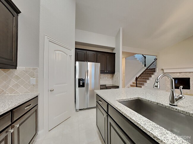 Building Photo - 11344 Live Oak Creek Dr