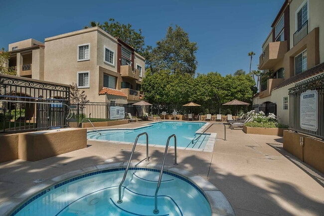 Building Photo - Regency at Encino
