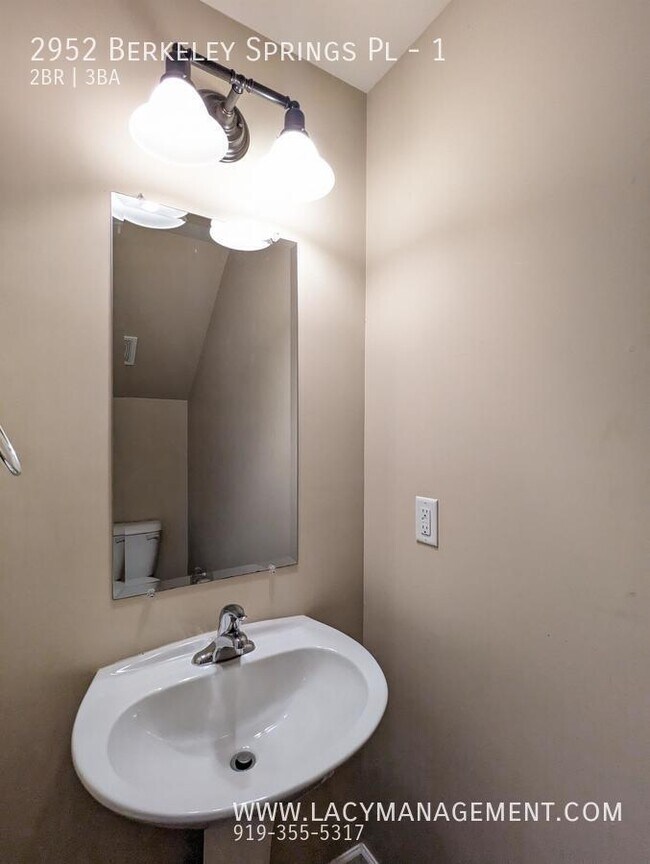 Foto del edificio - 2952 Berkeley Springs Pl
