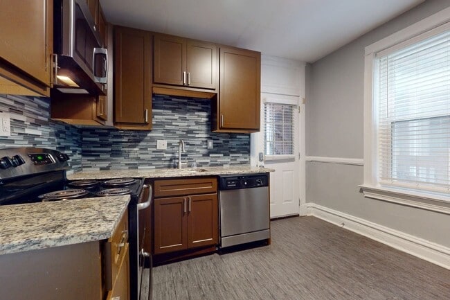 Interior Photo - Vandy House