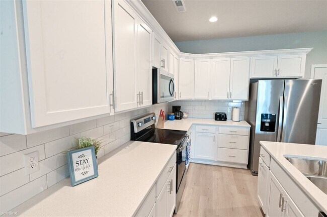 Building Photo - 4 br, 2.5 bath Townhome - 1538 North 14th ...