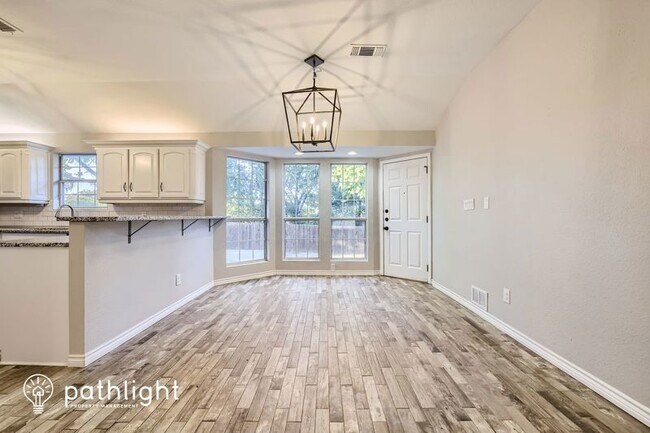 Building Photo - 606 Shelmar Dr