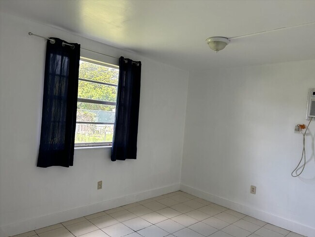 Foto del edificio - 2412 NW 19th Ave