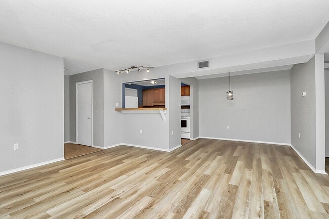 Building Photo - 5012 Sardis Rd