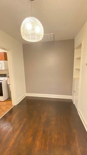 Foto del edificio - 4305 Bell St