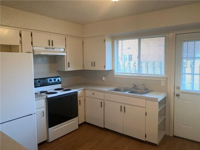 Foto del edificio - 908 Emile St