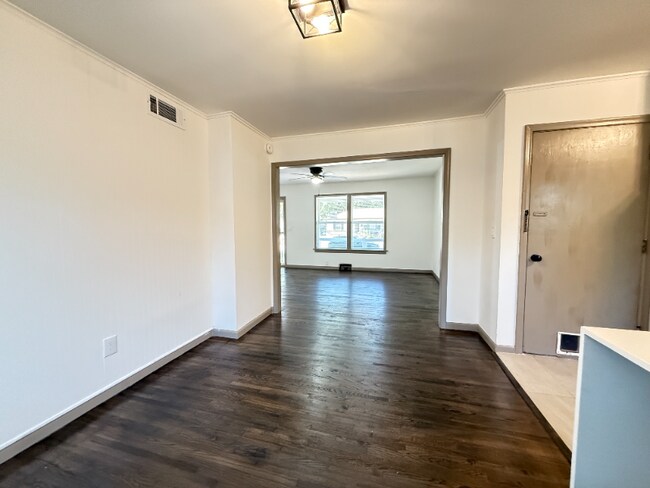 Foto del edificio - 1819 S Irvington Ave