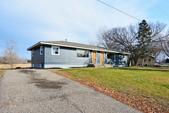 Building Photo - Beautiful 4-Bed 2-Bath Home For Rent in An...