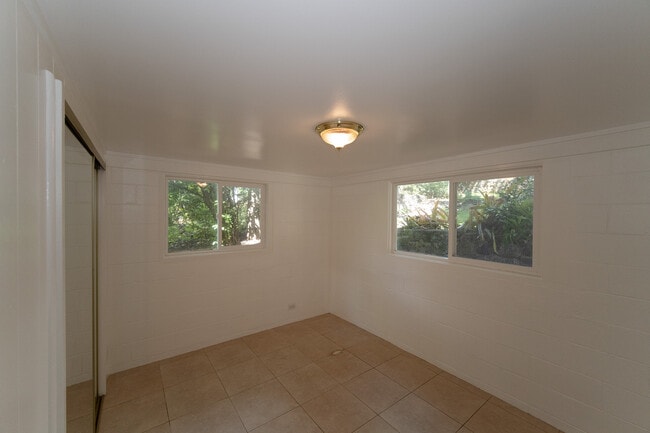Building Photo - 2260 Waiomao Rd