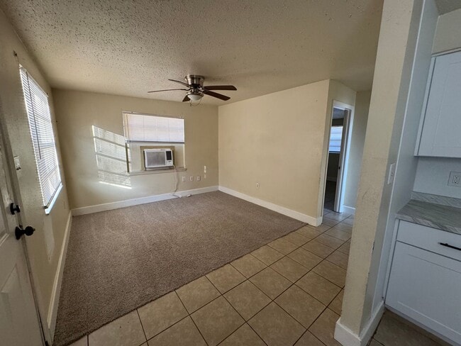 Building Photo - For Rent – 2 Bedroom, 1 Bathroom Home