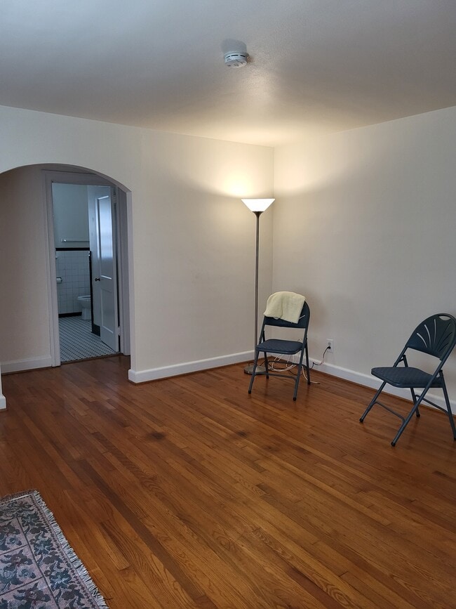 Foto del edificio - 156 W Bayview Blvd