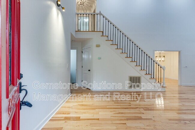 Foto del edificio - 221 Adams Ct