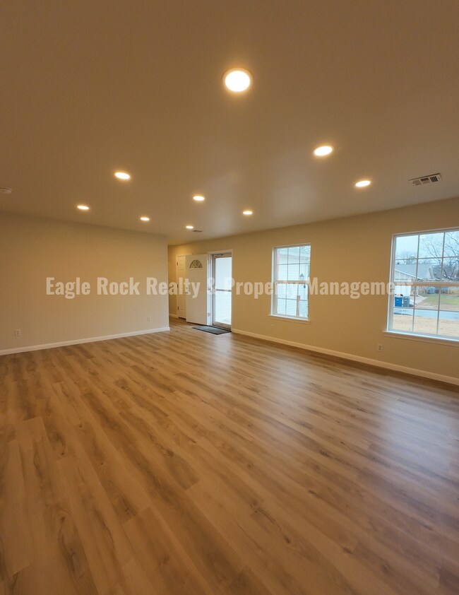Foto del edificio - 1369 E 67th St