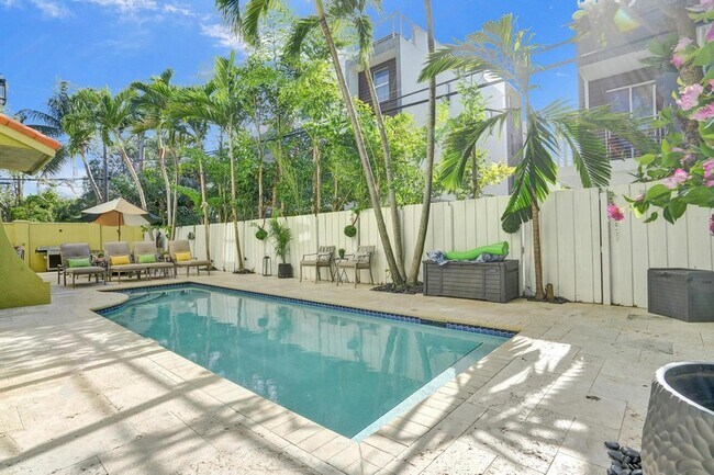 Foto del edificio - 1411 NE 7th St