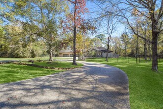 Building Photo - 5 Oak Crest Cir