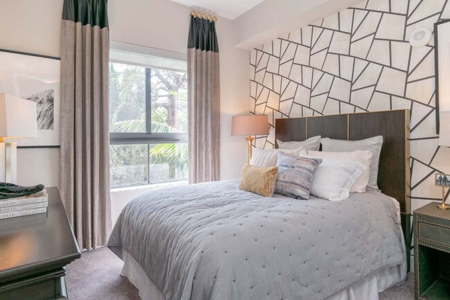 Building Photo - The Whitney