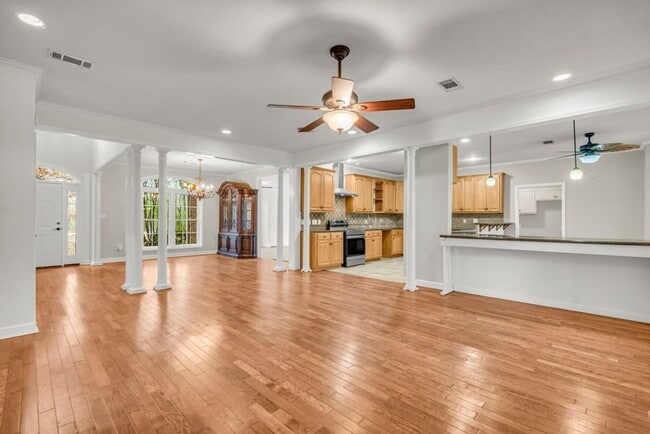 Foto del edificio - Renovated 4 bedroom 2 Bath Home for Rent!