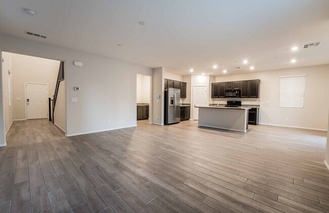 Building Photo - BEAUTIFUL BRAND NEW 2 STORY HOME FOR RENT!