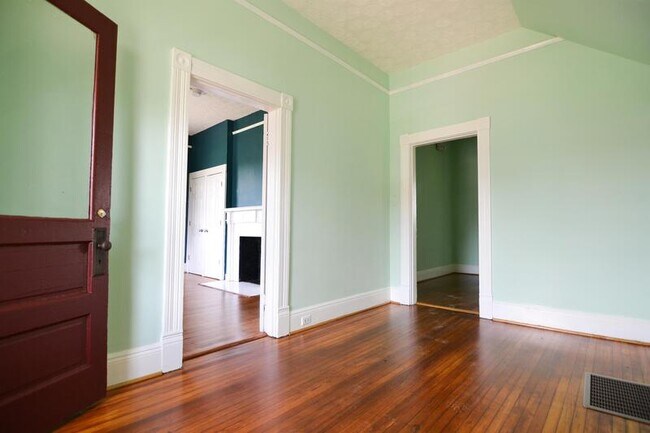 Photo - 470 Rivermont, Unit 1 Apartment