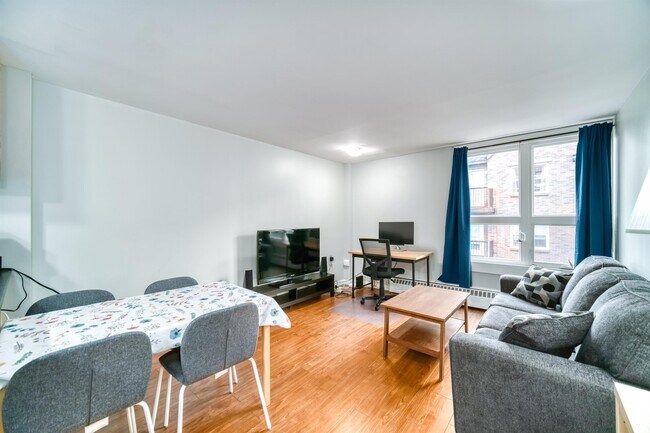 Photo du bâtiment - 5222-5222 Green St