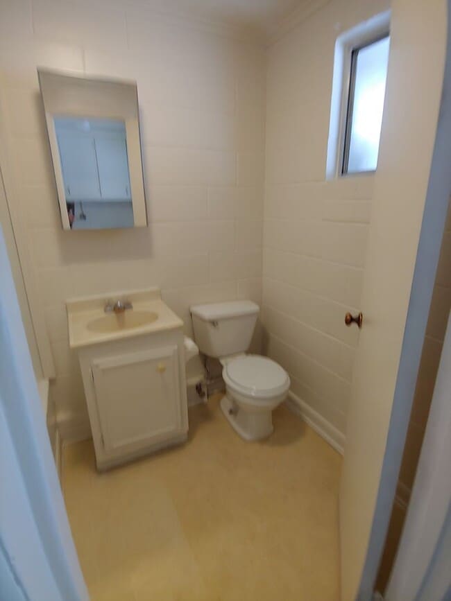 Building Photo - GATA Properties, LLC-PM-018-0010-1820