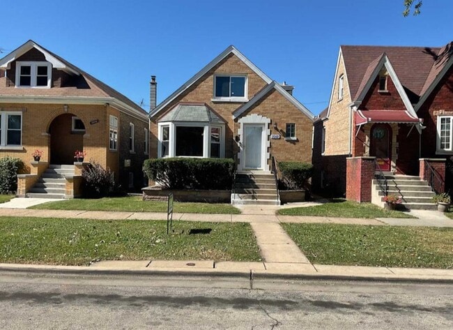 Building Photo - 3542 Wesley Ave