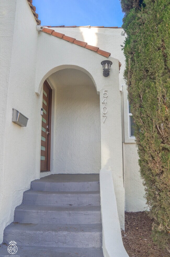 Foto del edificio - 5407 Monroe St