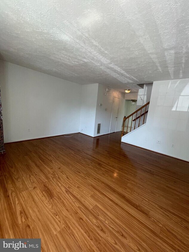 Primary Photo - 13984 Big Yankee Ln