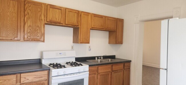 Foto del edificio - "Charming 1-Bedroom Haven in Duluth's Heart – Perfect Urban Retreat!" (accepts Section-8 tenants)