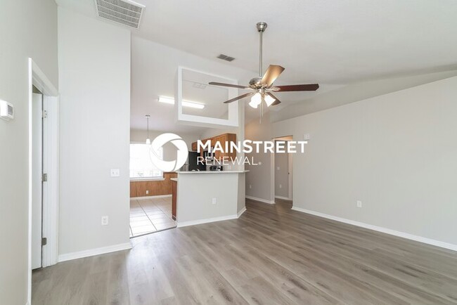 Building Photo - 738 Squirrel Ct