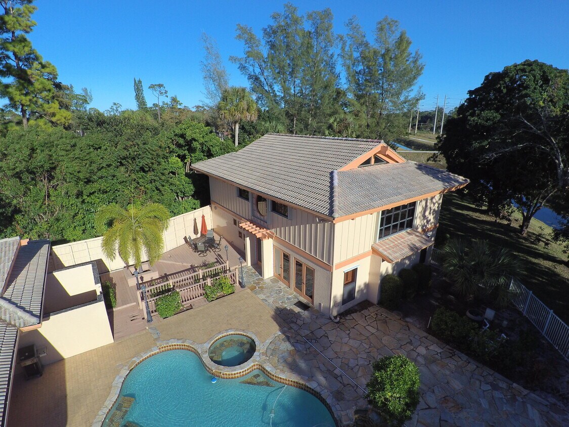 Foto principal - 13199 Samoset Ct