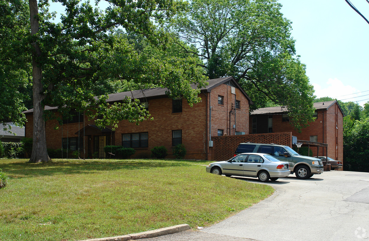 Building Photo - Kenwood Apartments