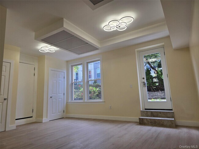 Foto del edificio - 32-64 45th St